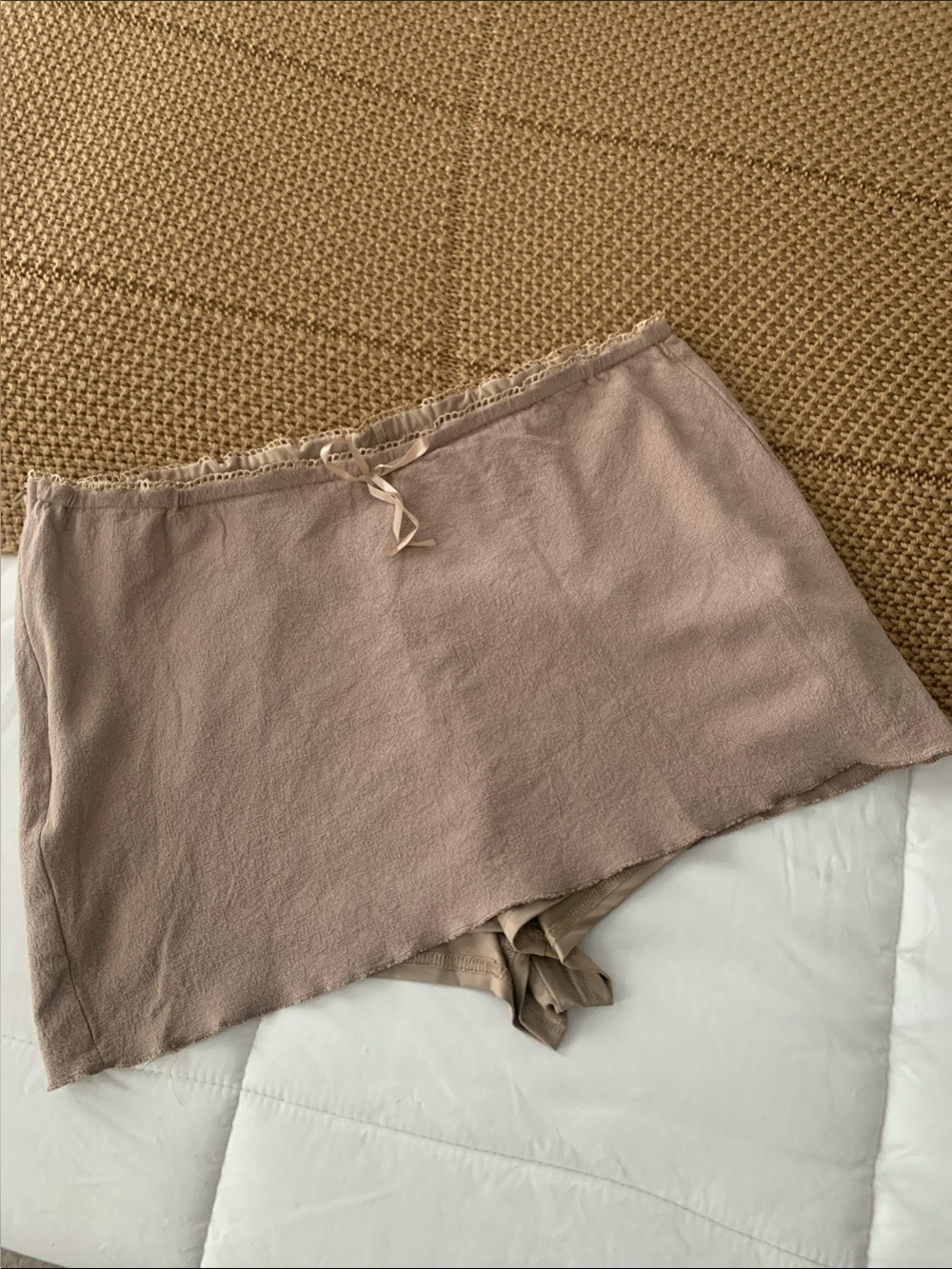 SHEIN Neutral Taupe Lace-Trim Lounge Skort